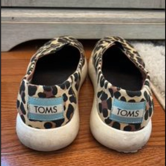 Womens TOMS slip on shoes size 7.5 Cheetah print - Picture 5 of 6